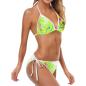 Preview: Bikini in einem hellgrün von der Seite  zu sehen. Der Bikini ist im Triangel-Stil geschnitten und mit einem weißen Bündchen abgesetzt